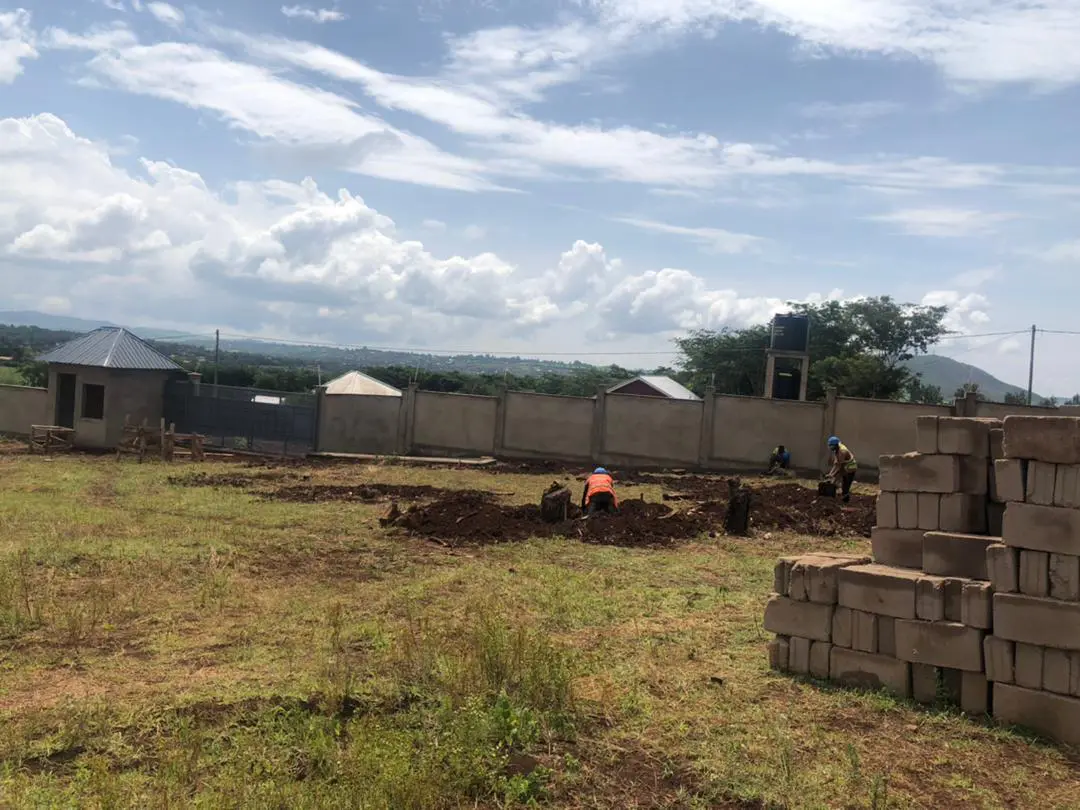 construction of the sercurity wall