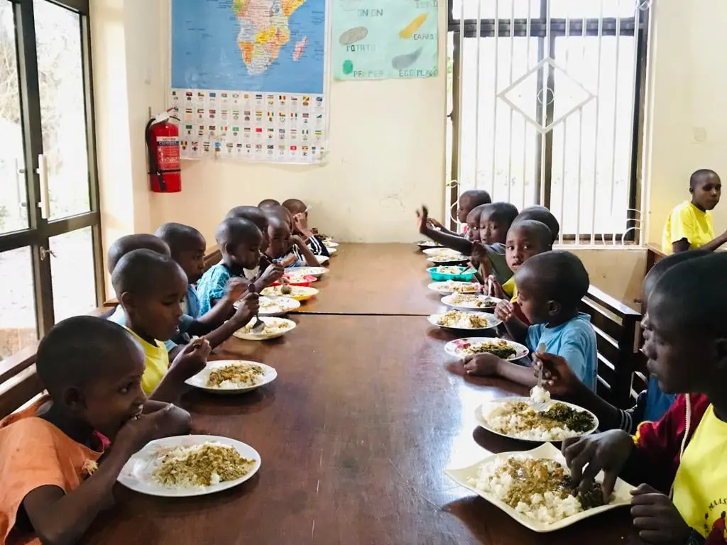 Girls at dinner time