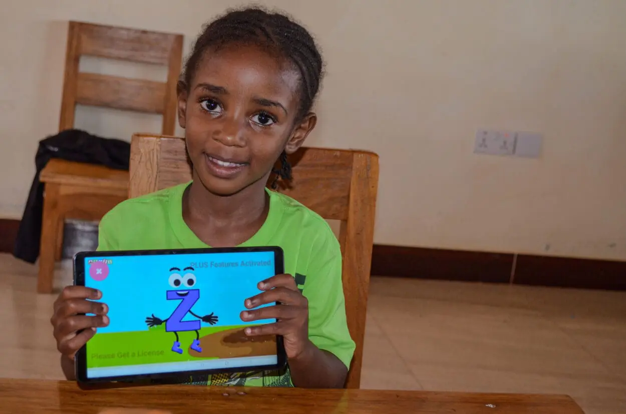 young ones with tablet